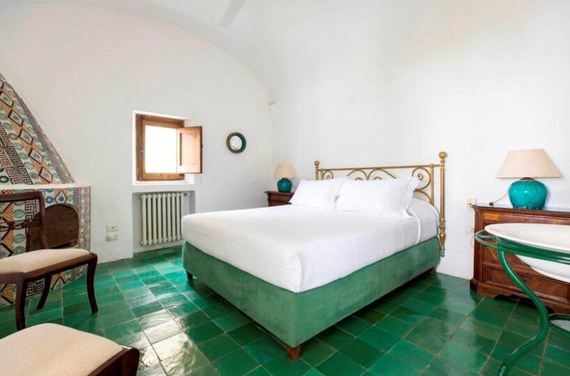 Maiori villa dependance with bedrooms and toilet 12