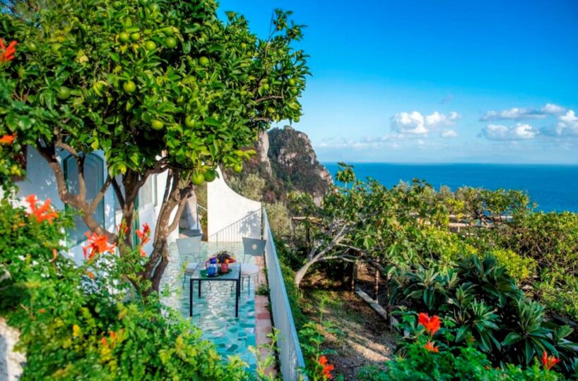 Maiori villa dependance with bedrooms and toilet 77