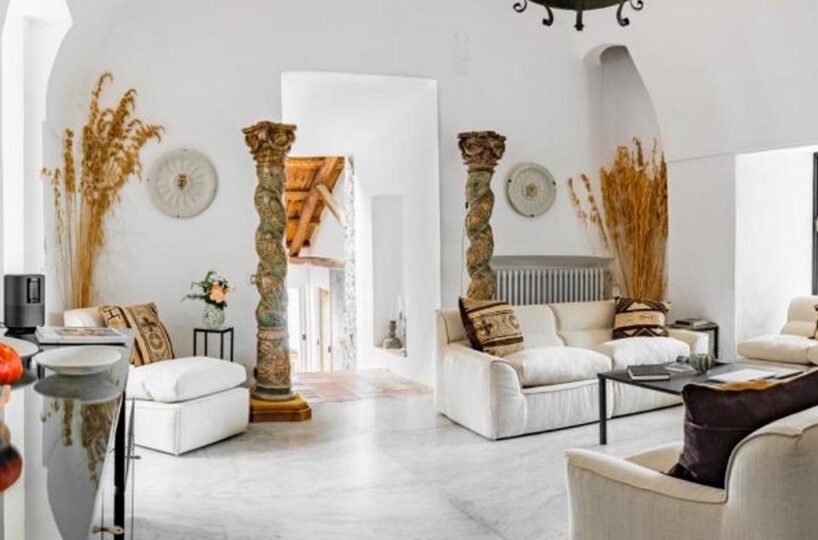 Maiori villa rentals with pool lower living room