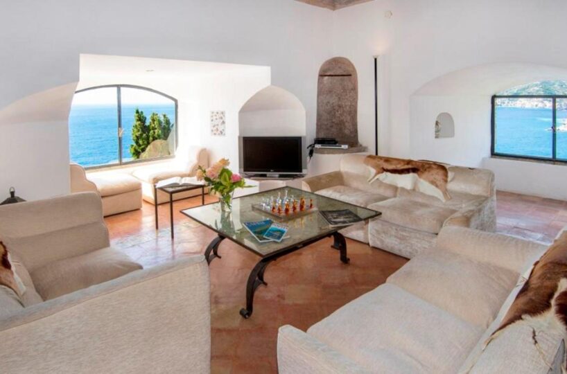 Maiori villa rentals with pool upper living room 3
