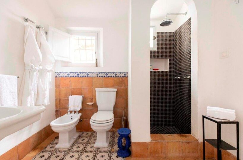 Maiori villa toilet