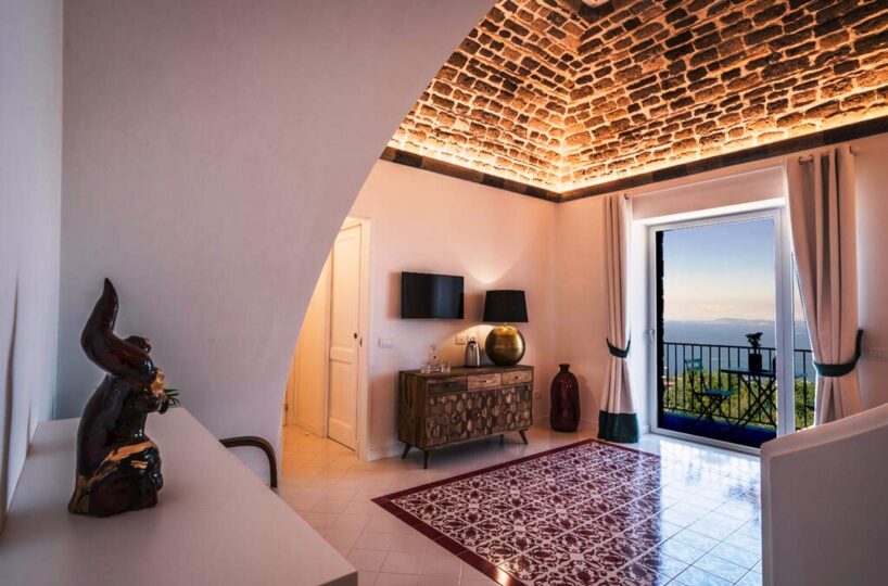 Massa Lubrense Villa with pool 5 bedrooms and 10 sleeps. 23