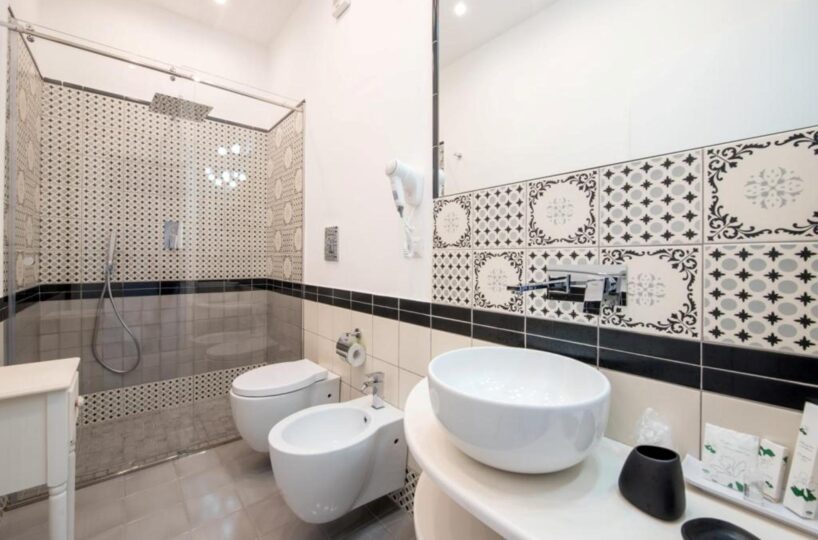 Positano villa bathroom 3
