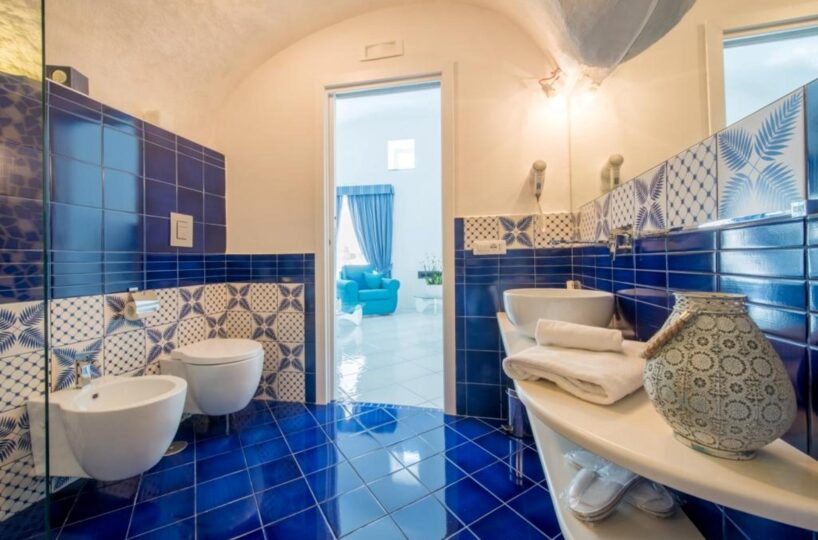 Positano villa bathroom 4