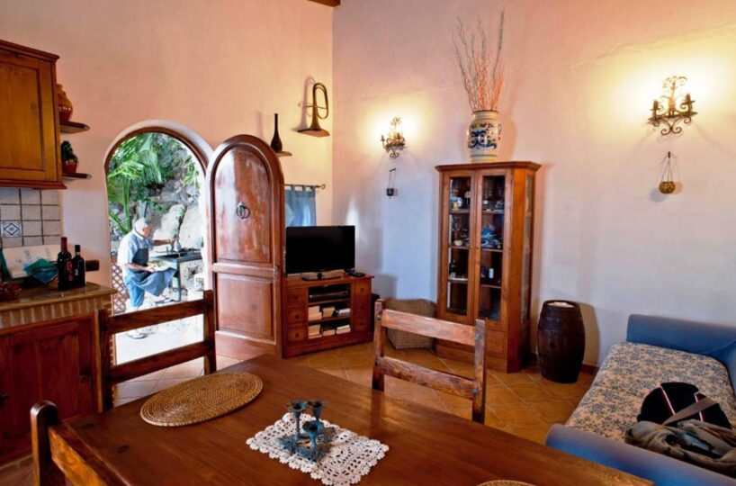 Positano villa with private swimming pool and 6 bedrooms for rent 2nd living room