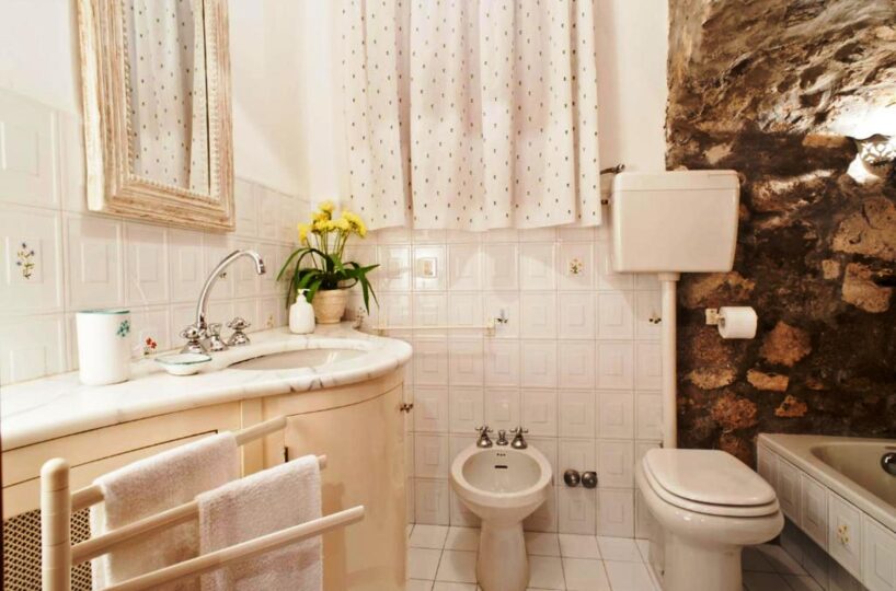 Positano villa with private swimming pool and 6 bedrooms for rent bath 2