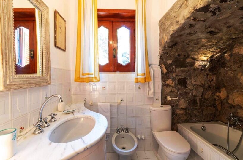 Positano villa with private swimming pool and 6 bedrooms for rent bath 5