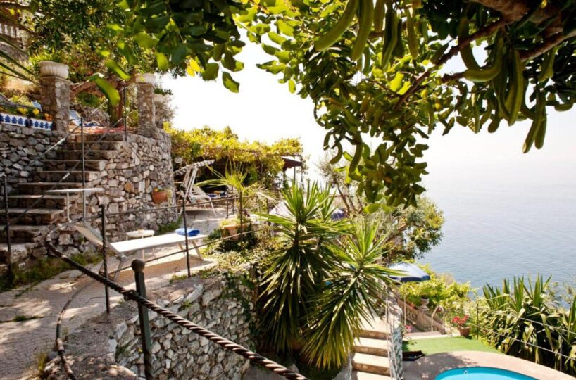 Positano villa with private swimming pool and 6 bedrooms for rent garden