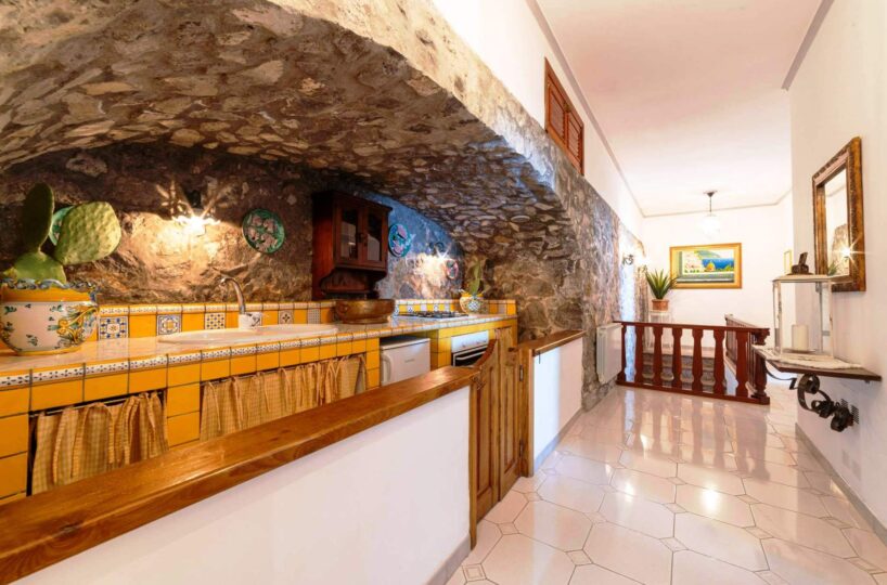 Positano villa with private swimming pool and 6 bedrooms for rent kitchen