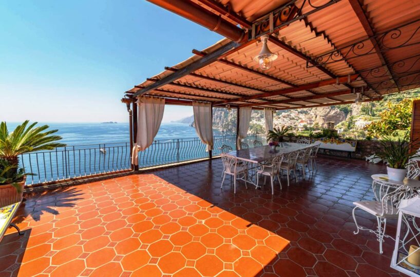 Positano villa with private swimming pool and 6 bedrooms for rent large terrace