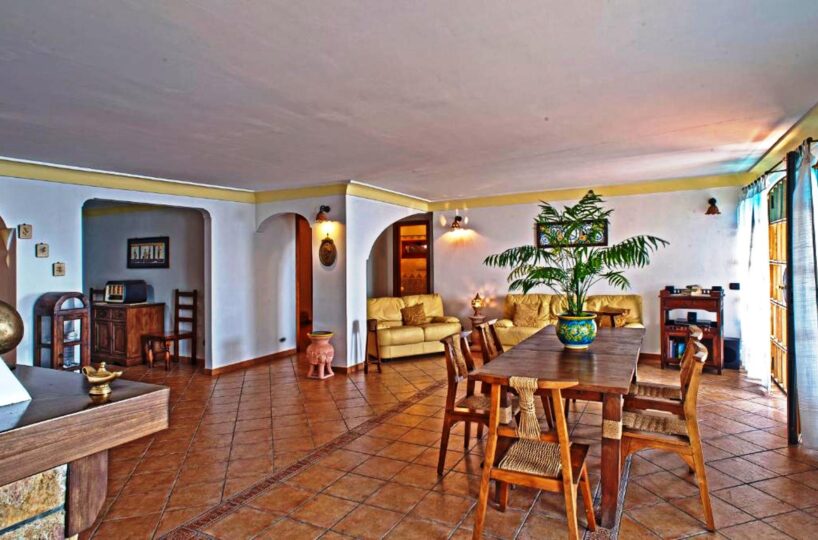 Positano villa with private swimming pool and 6 bedrooms for rent sitting area
