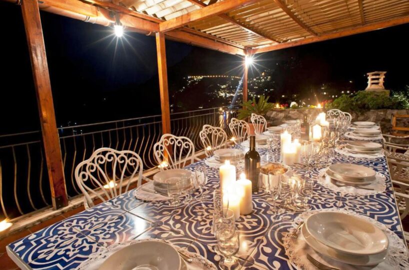 Positano villa with private swimming pool and 6 bedrooms for rent terrace table