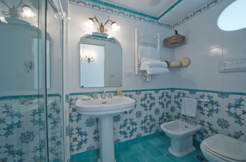 Praiano Villa rental with 7 bedroms 12 sleeps . bath 2
