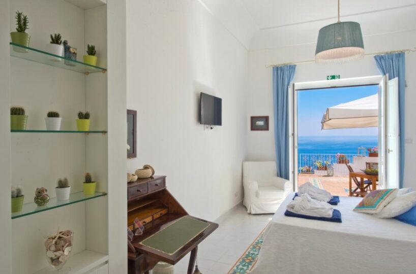 Praiano Villa rental with 7 bedroms 12 sleeps . bedroom 3