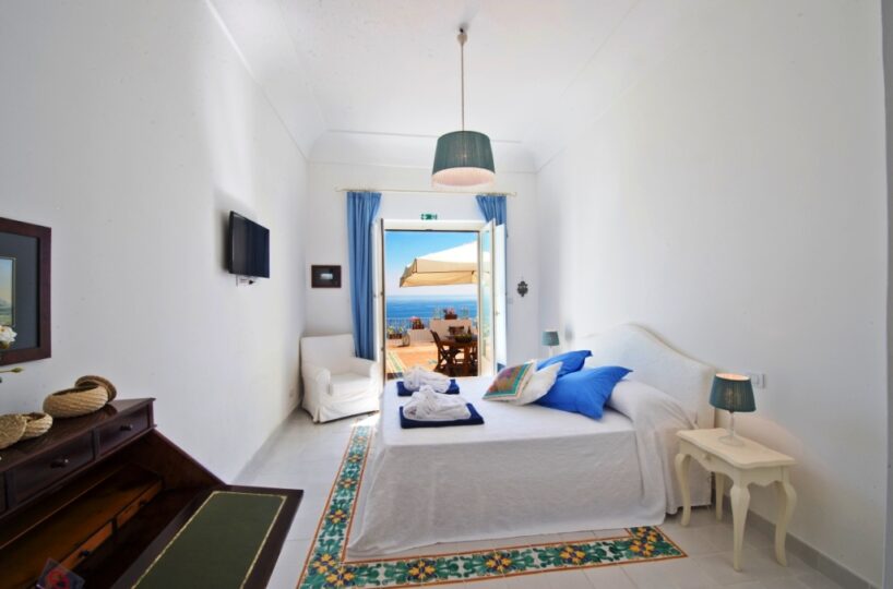 Praiano Villa rental with 7 bedroms 12 sleeps . bedroom2