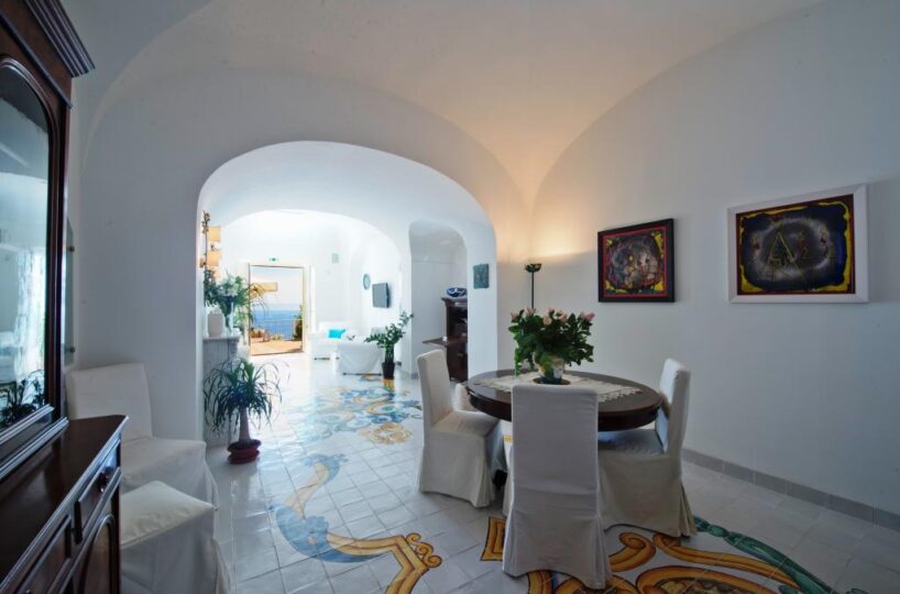Praiano Villa rental with 7 bedroms 12 sleeps . dinning room