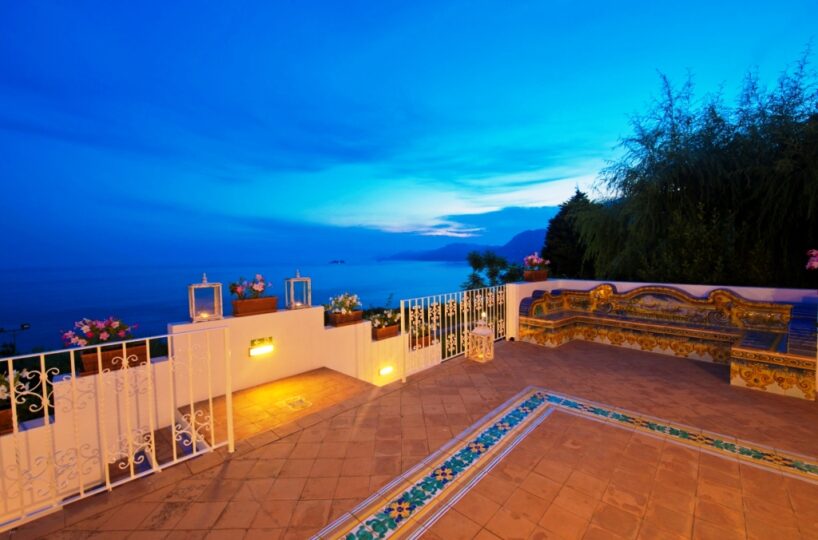 Praiano Villa rental with 7 bedroms 12 sleeps . night terrace