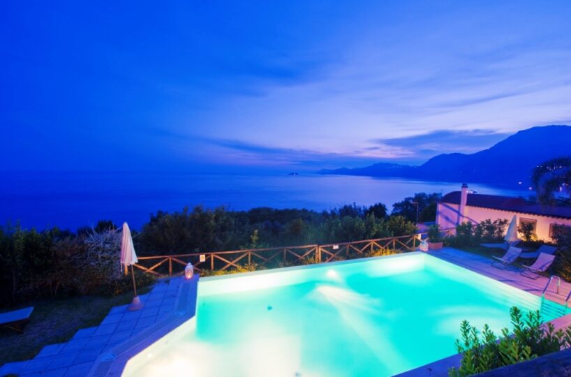 Praiano Villa rental with 7 bedroms 12 sleeps . pool view