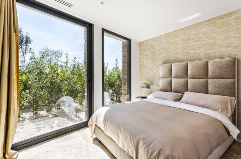 St. Tropez Luxury Villa (13)