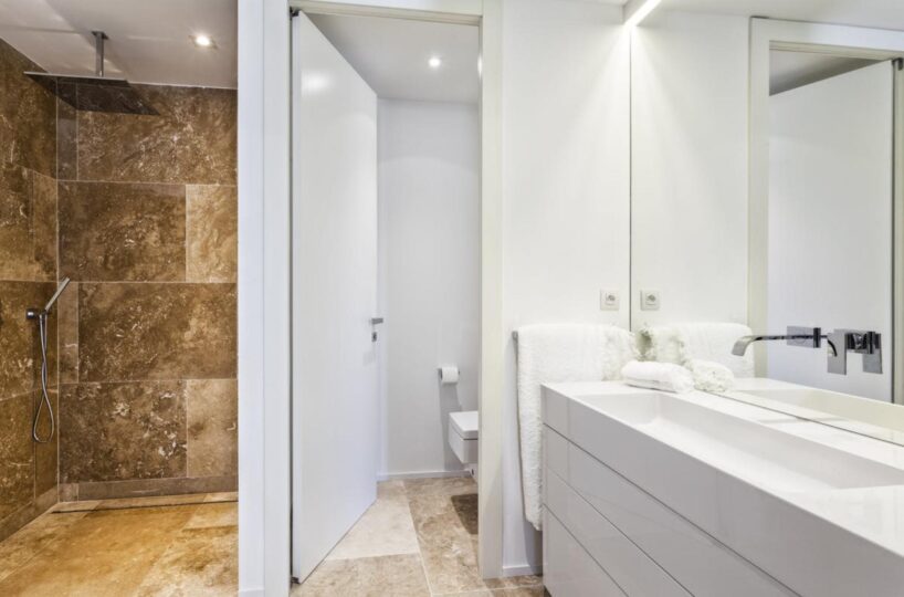 St. Tropez Luxury Villa (14)