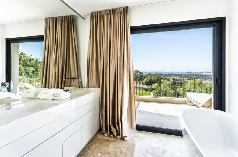 St. Tropez Luxury Villa (21)