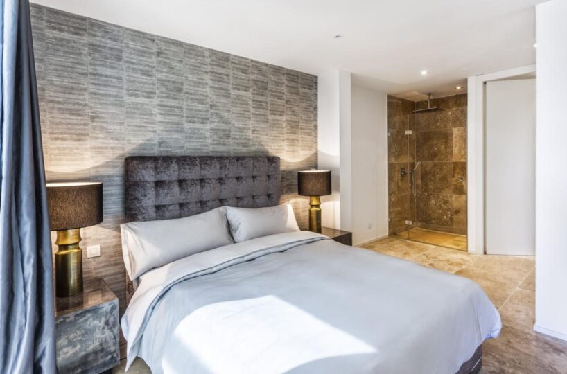 St. Tropez Luxury Villa (22)