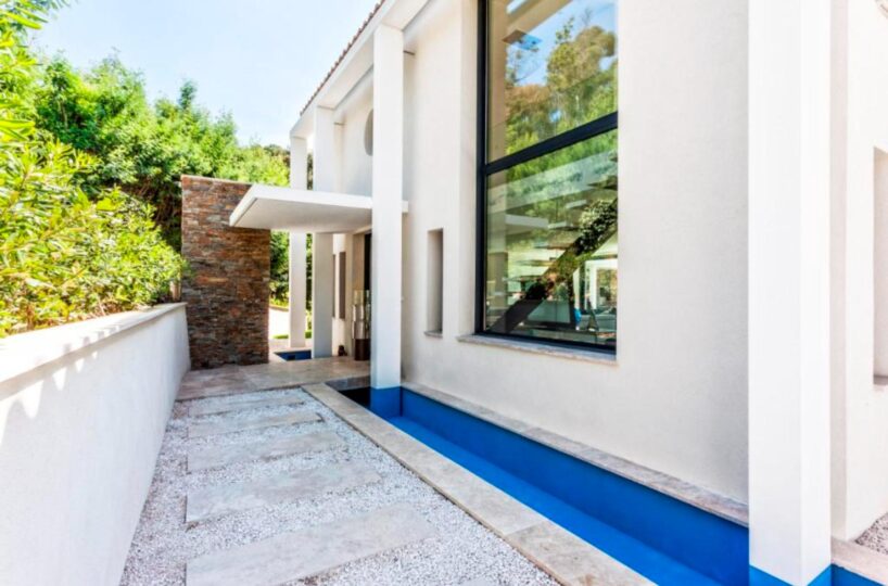 St. Tropez Luxury Villa (32)