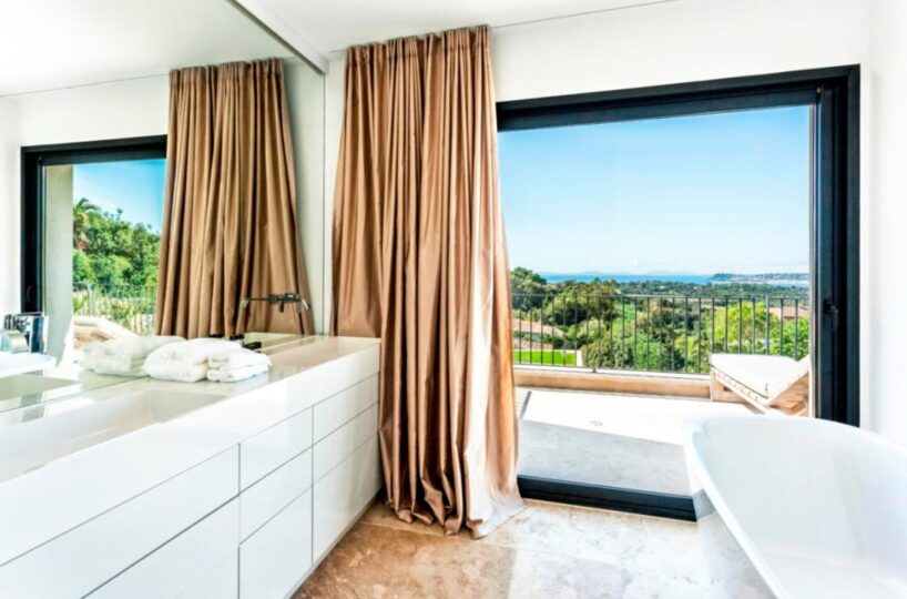 St. Tropez Luxury Villa (34)