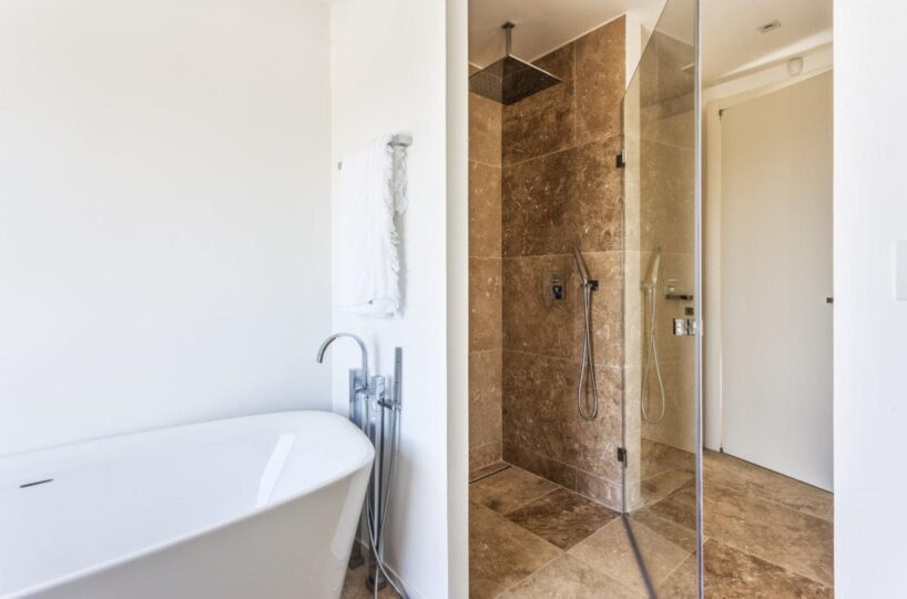 St. Tropez Luxury Villa (9)