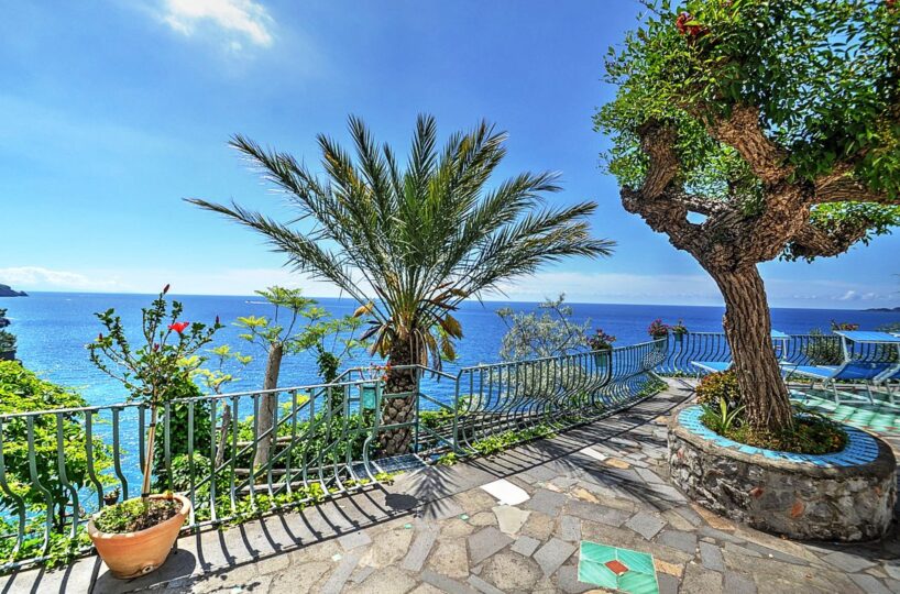 Villa with private beach and pool in Positano 8