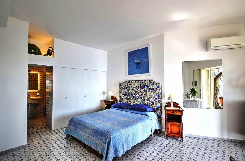Villa with private beach and pool in Positano bedroom 1 ensuite