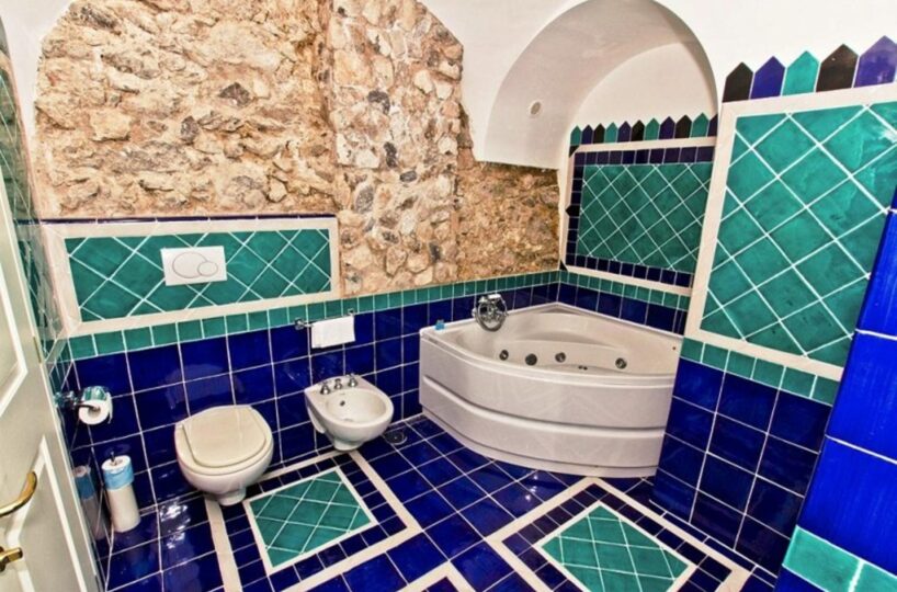 luxury amalfi villa baths room
