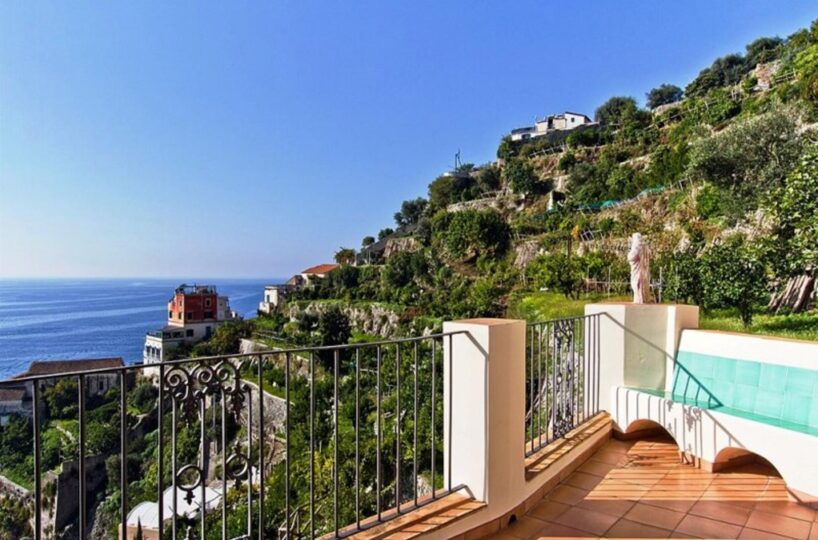 luxury amalfi villas