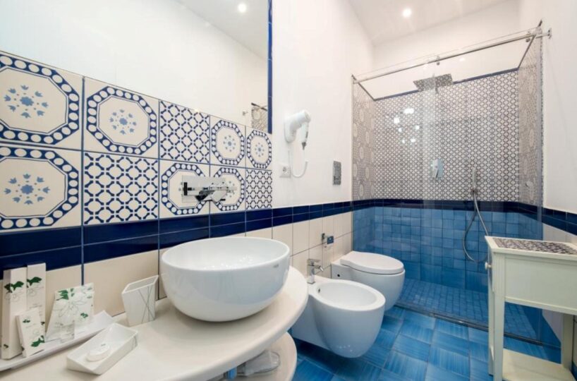 positano villa bath