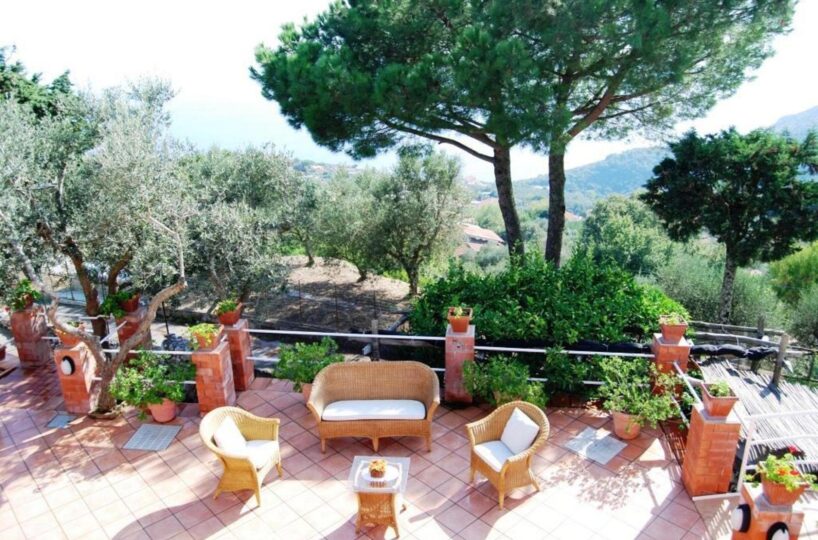 Amalf coast villa 6 bedrooms large pool outside 3