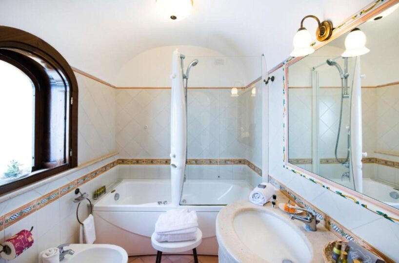 Positano Villas rental with pools Montepertuso bath