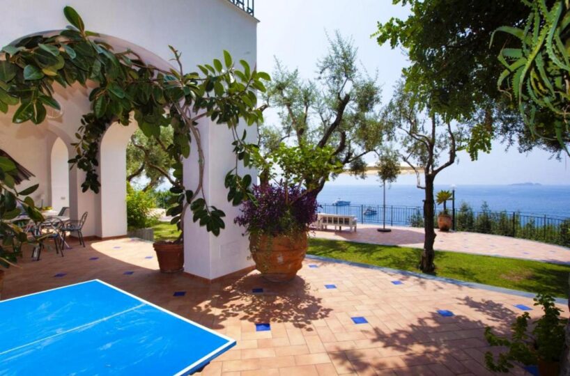 Villa Positano garden and teracce 8